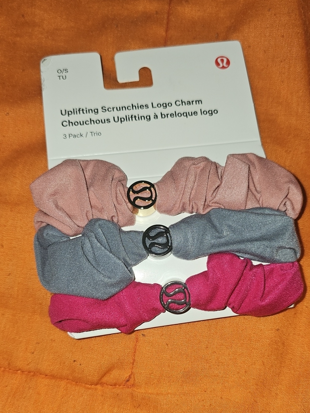 Lululemon Nwts Uplifting Scrunchies Logo Charm, 3 Pack!! DCOP/SOGY/PSNT!